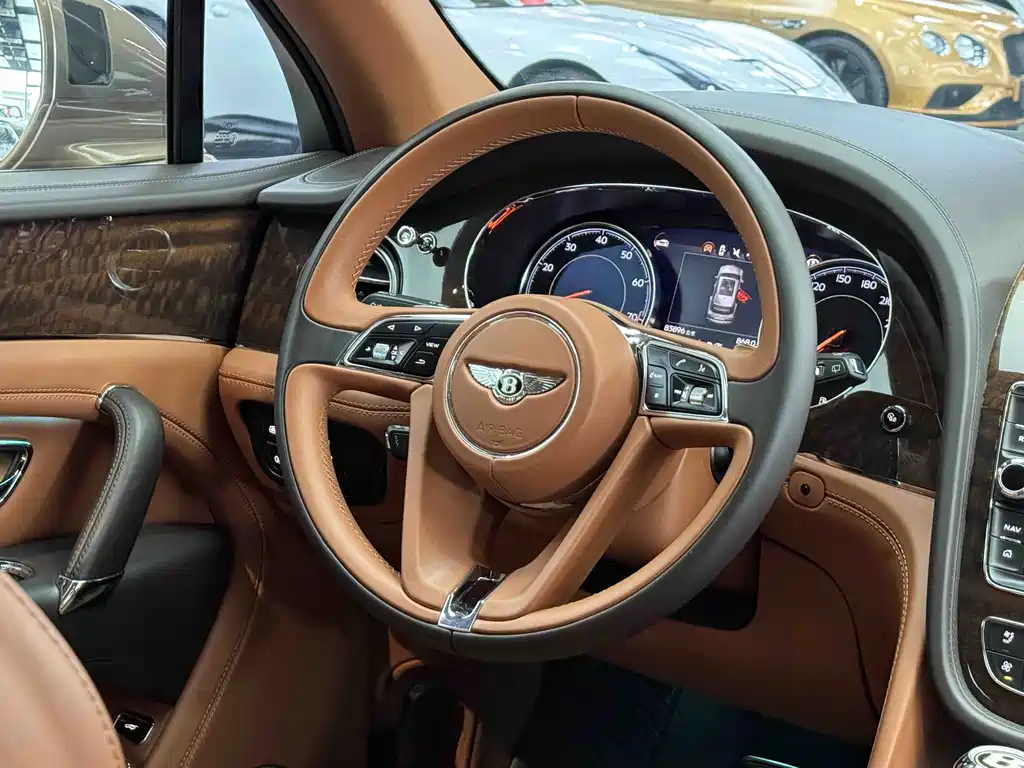 Bentayga 2018 4.0T V8 купить на сайте DeffCars