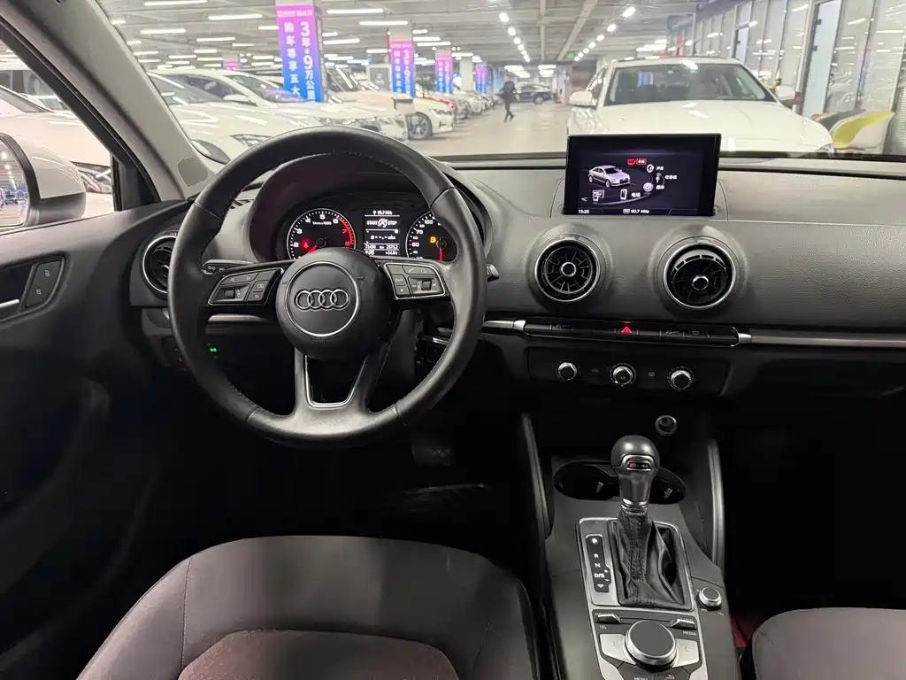 Audi A3 2018 30th Anniversary Limousine 35 TFSI Enterprising купить на сайте DeffCars
