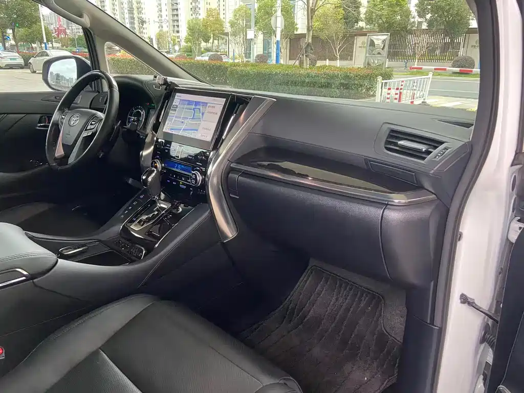 Wilfa 2021 Crown Dual Engine 2.5L HV Deluxe Edition купить на сайте DeffCars