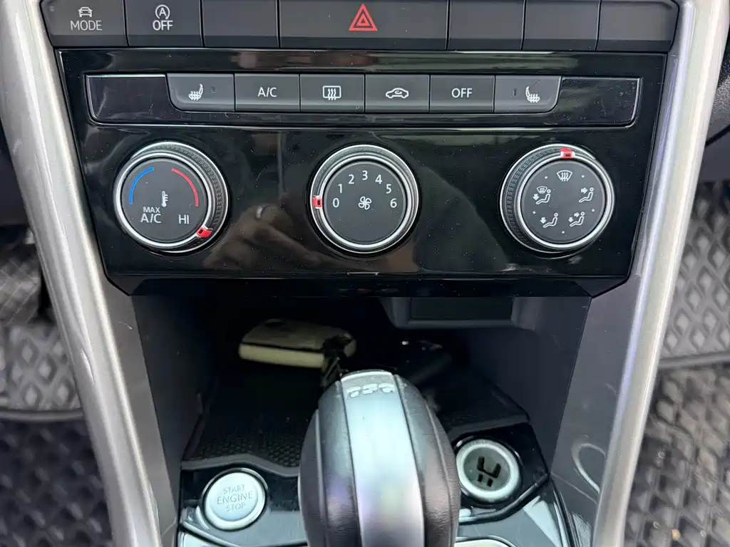 T-ROC 2022 model 280TSI DSG two-wheel drive elite PLUS купить на сайте DeffCars