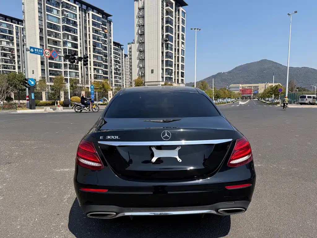 Mercedes-Benz E-Class 2019 E 300 L Sporty and Stylish купить на сайте DeffCars