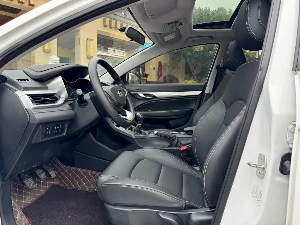 Emgrand 2020 1.5L manual luxury model купить на сайте DeffCars