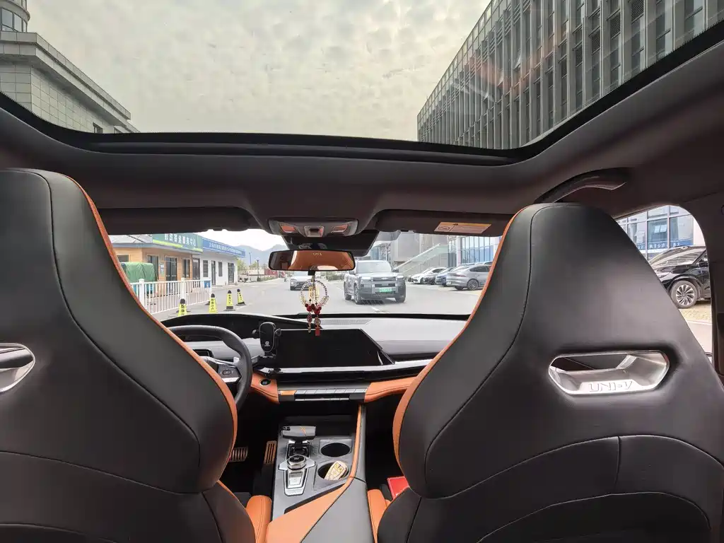 Changan UNI-V 2023 1.5T sports version купить на сайте DeffCars