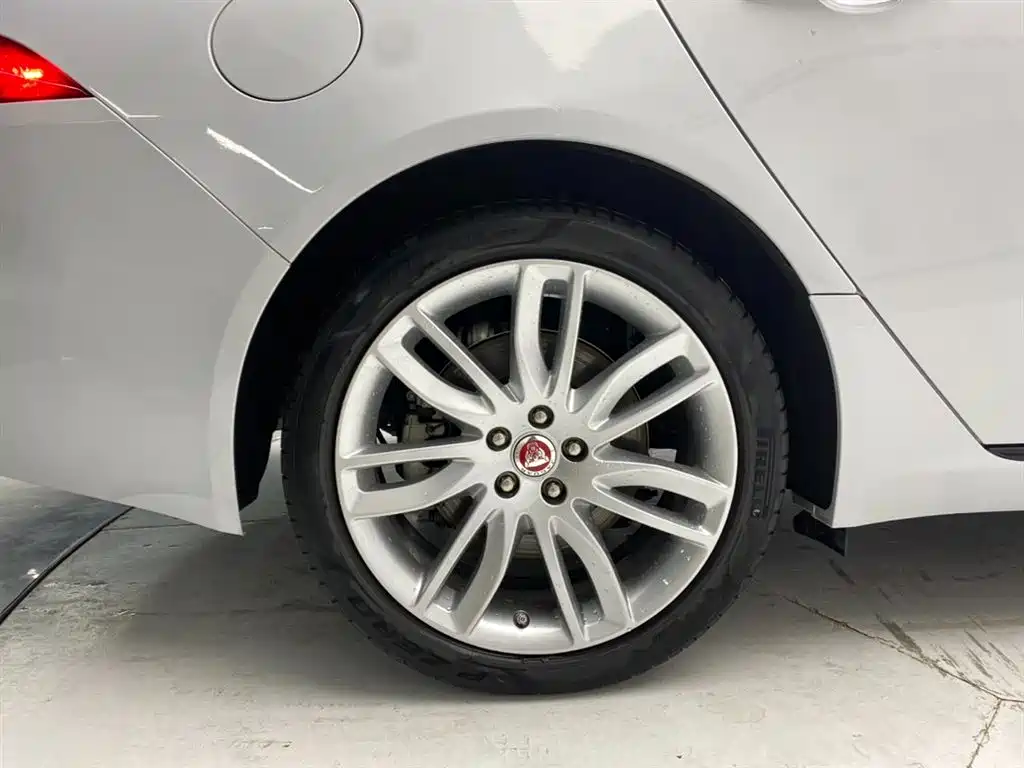 Jaguar XFL 2020 XFL 2.0T P200 two-wheel drive flagship version купить на сайте DeffCars