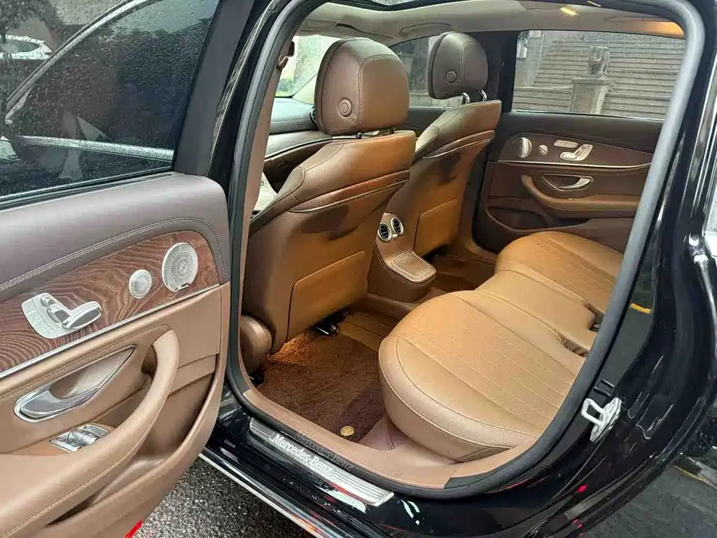 Mercedes-Benz E-Class 2023 E 300 L Luxury Model купить на сайте DeffCars