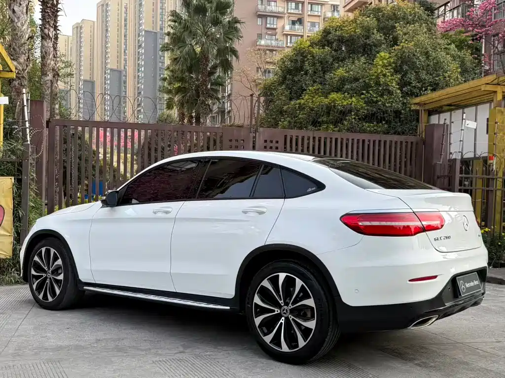 Mercedes-Benz GLC Coupe 2018 GLC 260 4MATIC Coupe SUV купить на сайте DeffCars