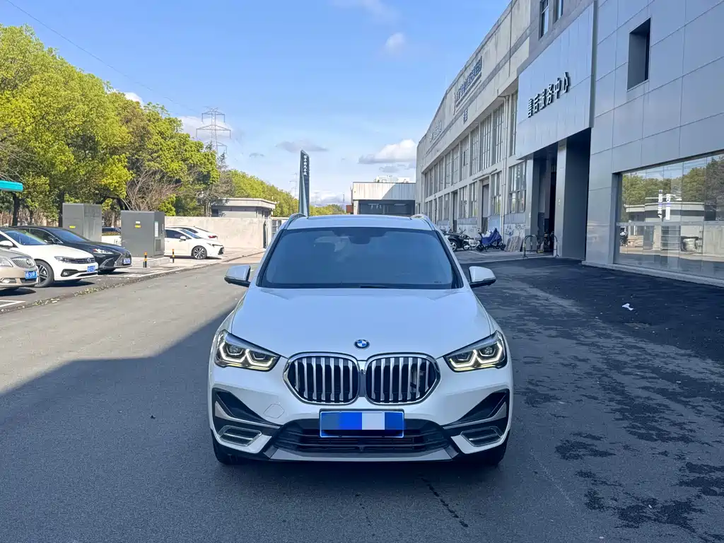 BMW X1 2021 sDrive25Li Leading Model купить на сайте DeffCars