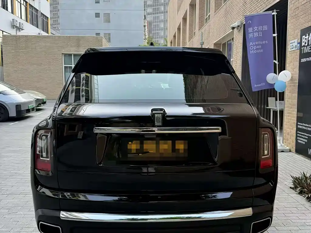 Cullinan 2018 four-seat version купить на сайте DeffCars
