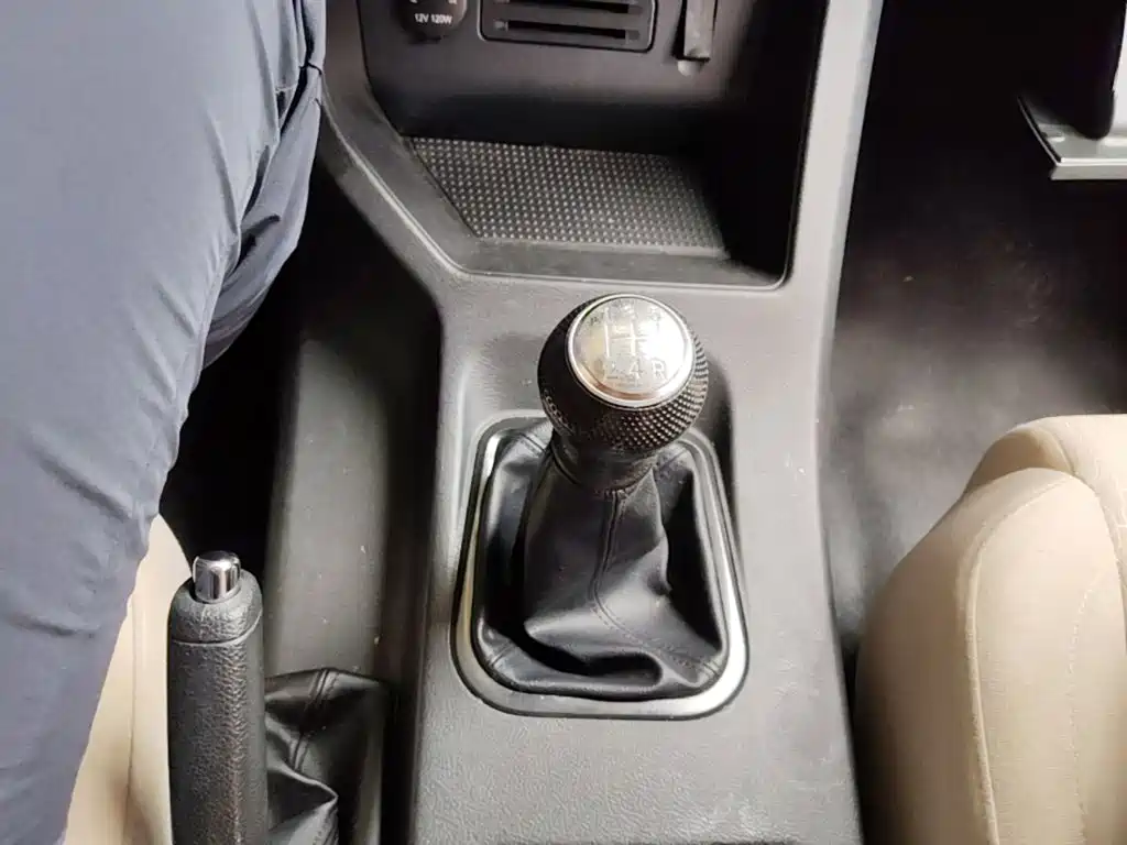 Lingzhi 2023 M5L 1.6L Basic 7-seater купить на сайте DeffCars