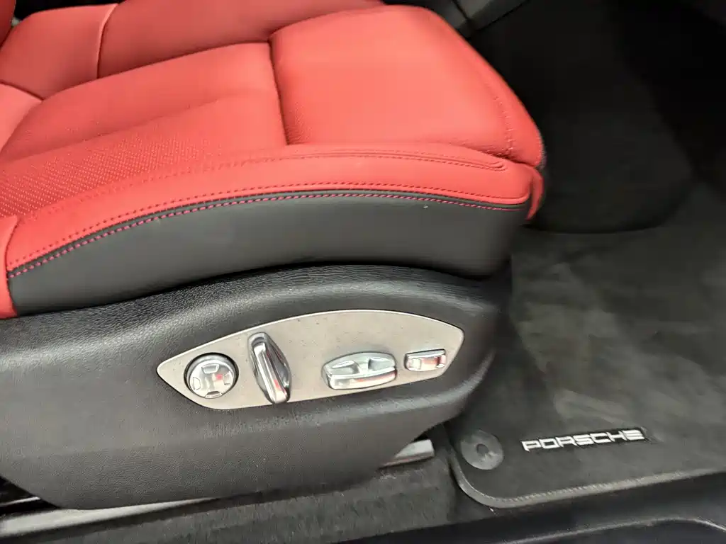 Macan 2023 Macan 2.0T купить на сайте DeffCars