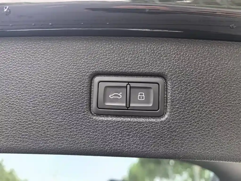 Audi Q7 2022 55 TFSI quattro S line sports купить на сайте DeffCars