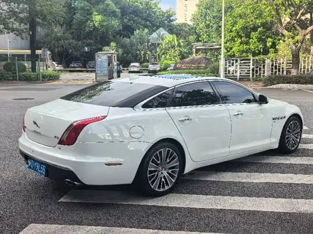 Jaguar XJ 2016 XJL 3.0 SC two-wheel drive elegant business version купить на сайте DeffCars