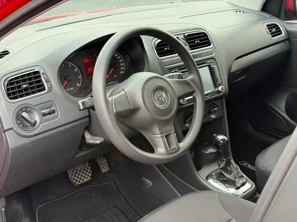 Polo 2013 1.4L automatic comfort version купить на сайте DeffCars