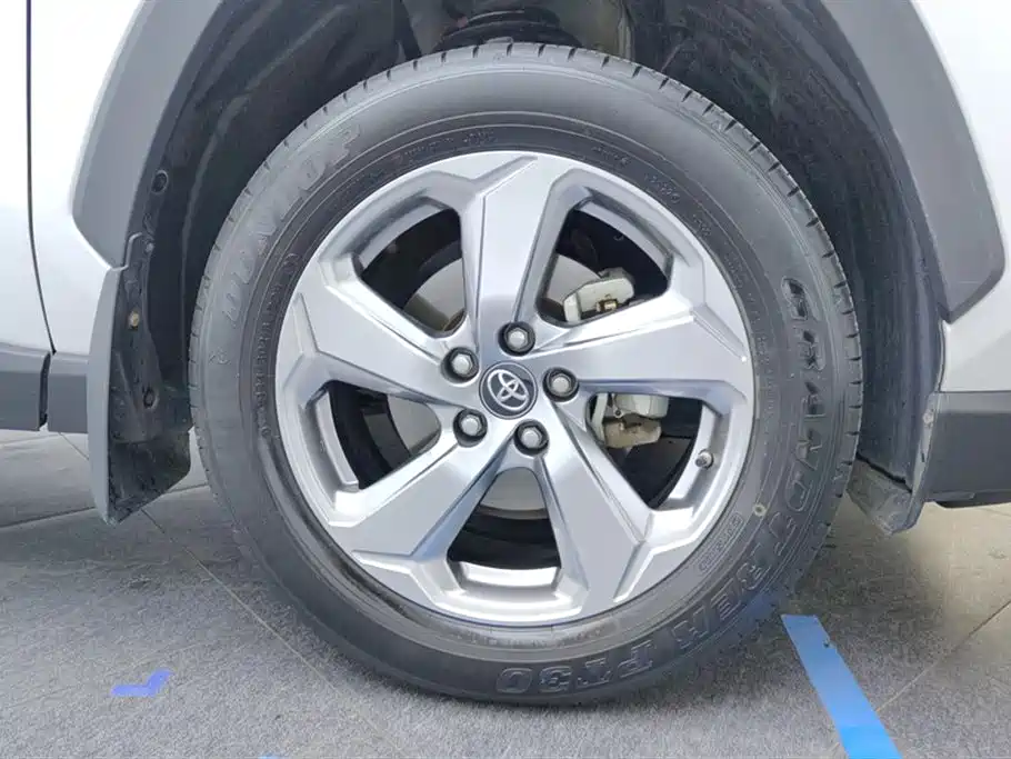 RAV4 Rongfang 2022 2.0L CVT two-wheel drive fashion version купить на сайте DeffCars