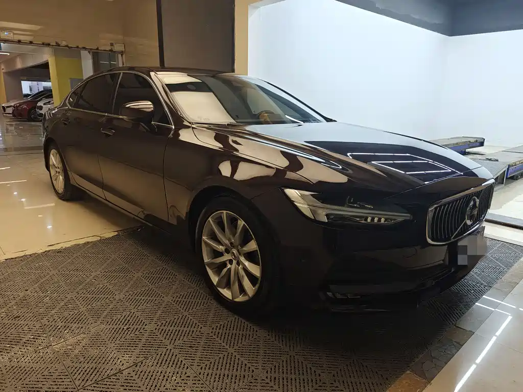 Volvo S90 2018 T5 Zhiyuan Edition купить на сайте DeffCars