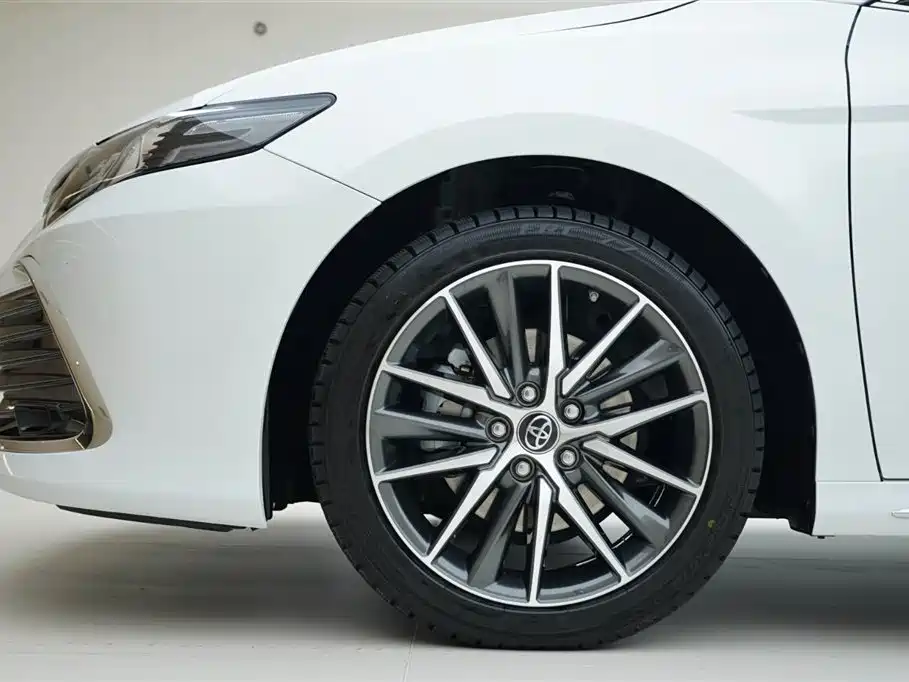 Camry 2023 2.5G Deluxe Edition купить на сайте DeffCars