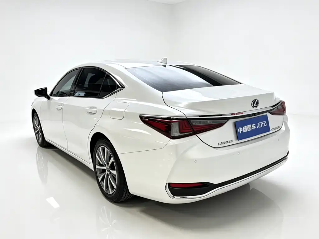 Lexus ES 2020 200 Excellence Edition купить на сайте DeffCars