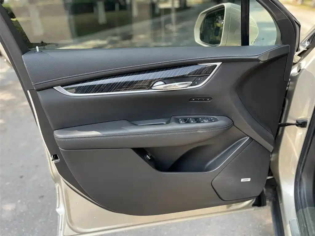 Cadillac XT6 2021 2.0T six-seat four-wheel drive luxury model купить на сайте DeffCars