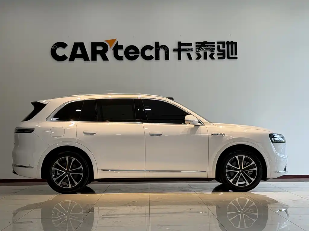 Wenjie M7 2026 extended range Ultra four-wheel drive version 6-seater 192-line lidar) купить на сайте DeffCars