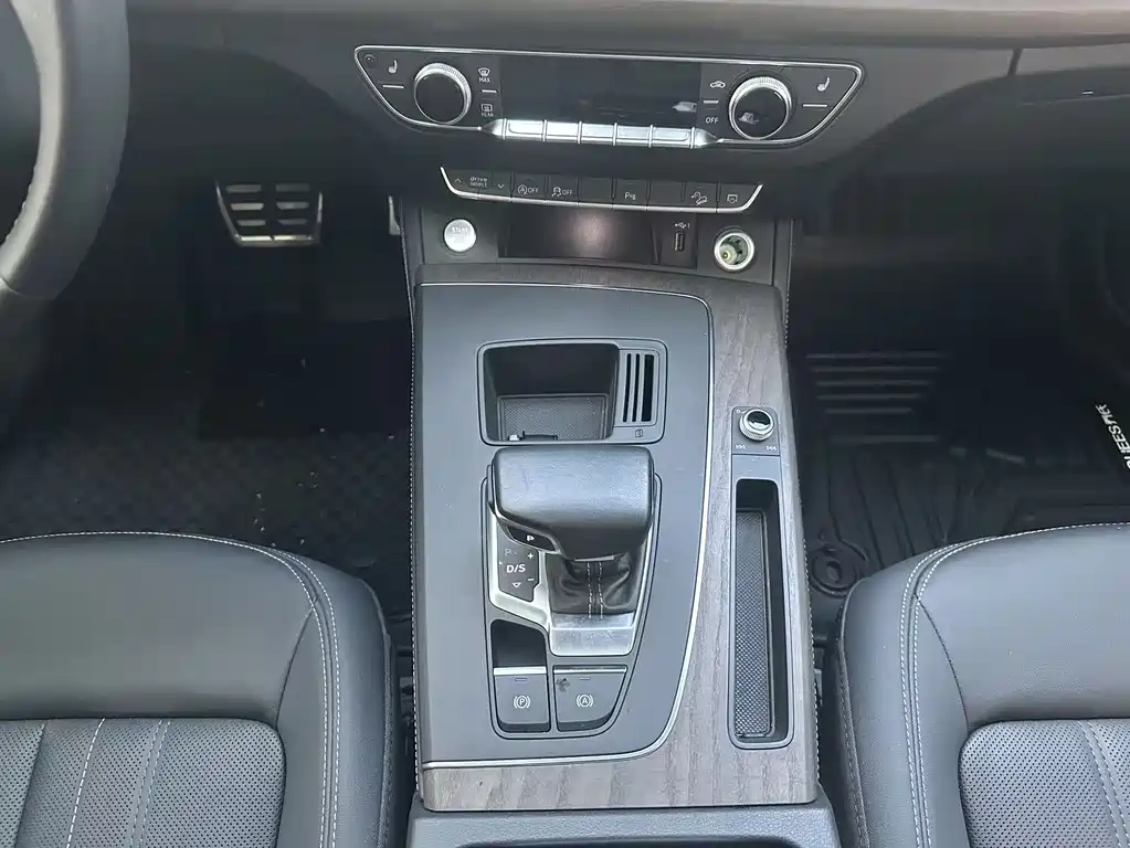 Audi Q5L 2023 40T Fashionable and Elegant Model купить на сайте DeffCars