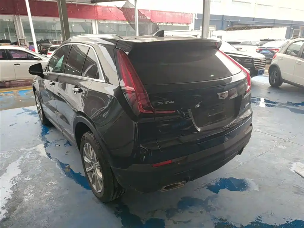 Cadillac XT4 2022 28T two-wheel drive fashion model купить на сайте DeffCars