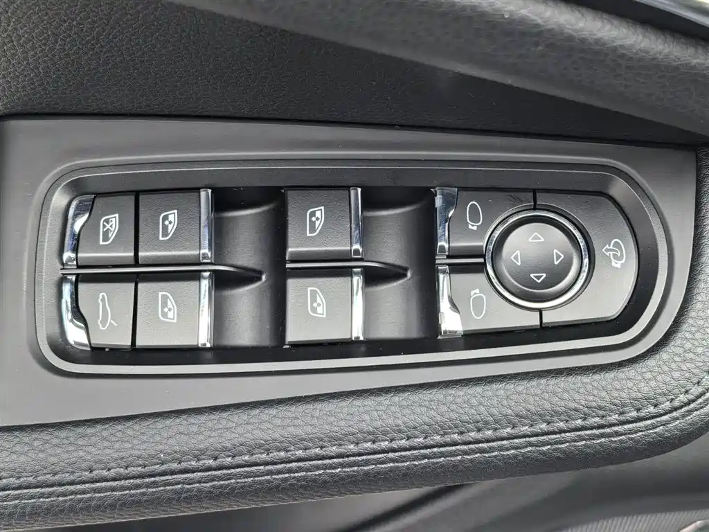 Macan 2022 Macan 2.0T купить на сайте DeffCars