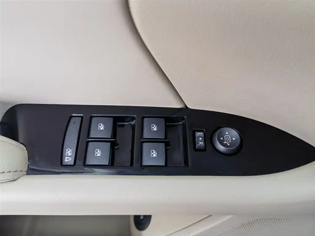 Cadillac XTS 2013 28T Comfort Model купить на сайте DeffCars