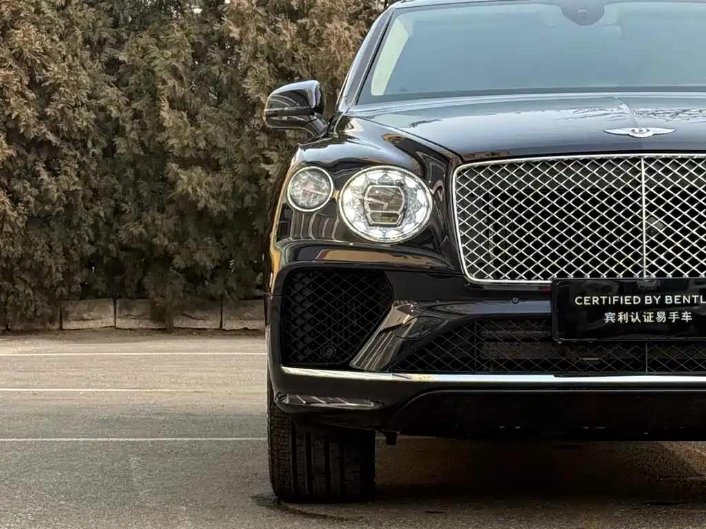 Bentayga 2024 4.0T V8 купить на сайте DeffCars