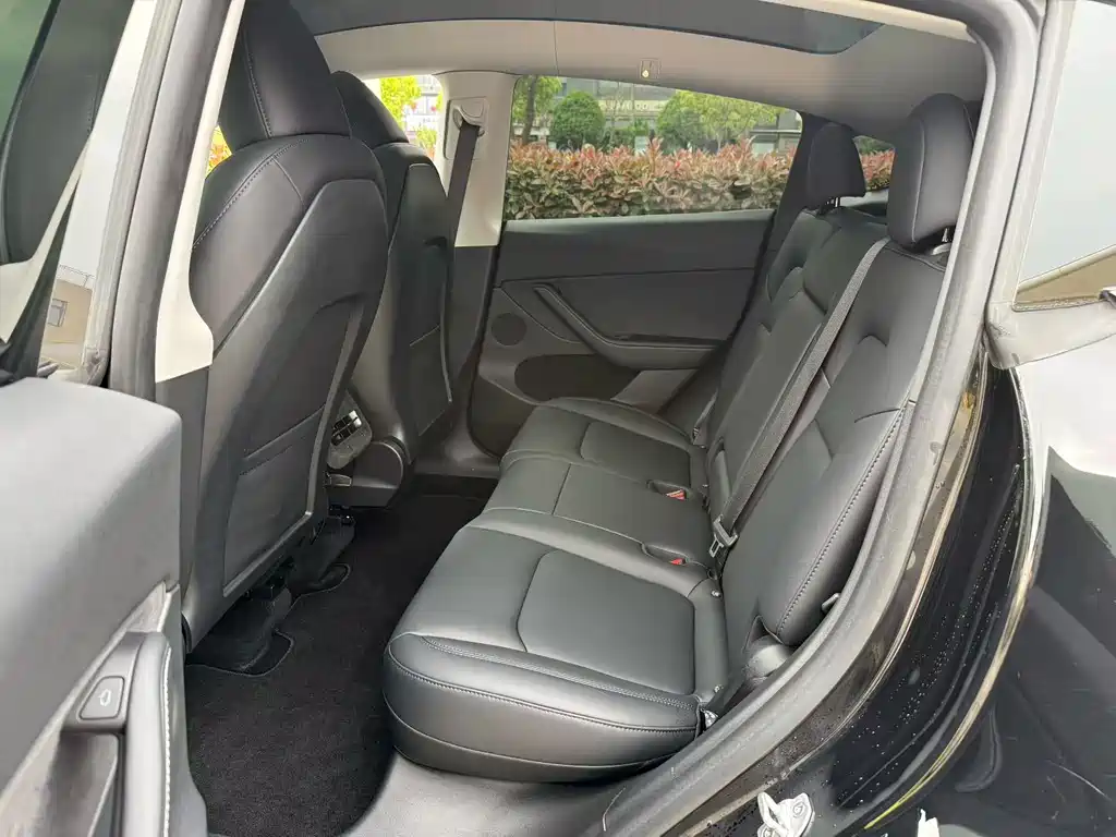 Model Y 2023 rear-wheel drive version купить на сайте DeffCars