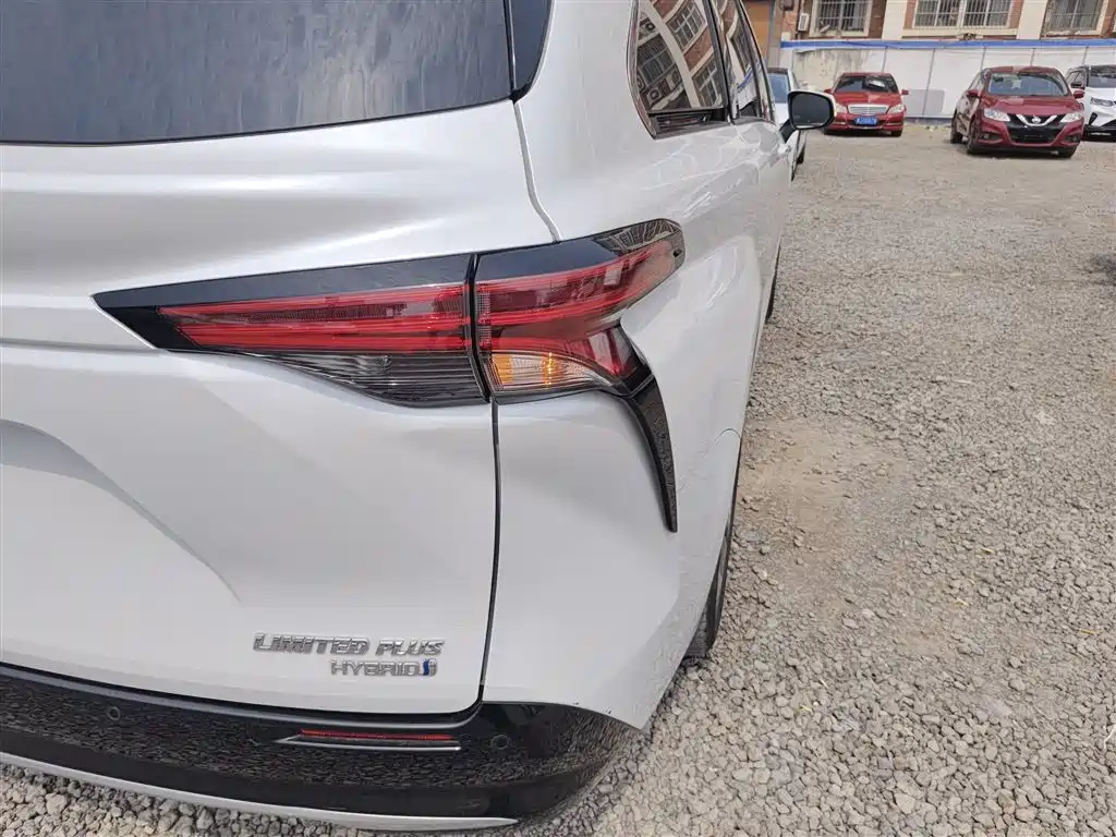 SIENNA 2021 2.5L Hybrid Extreme Edition купить на сайте DeffCars