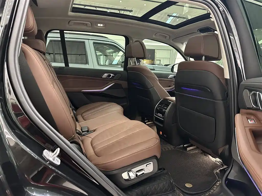 BMW X7 2021 xDrive40i Leading Luxury Package купить на сайте DeffCars