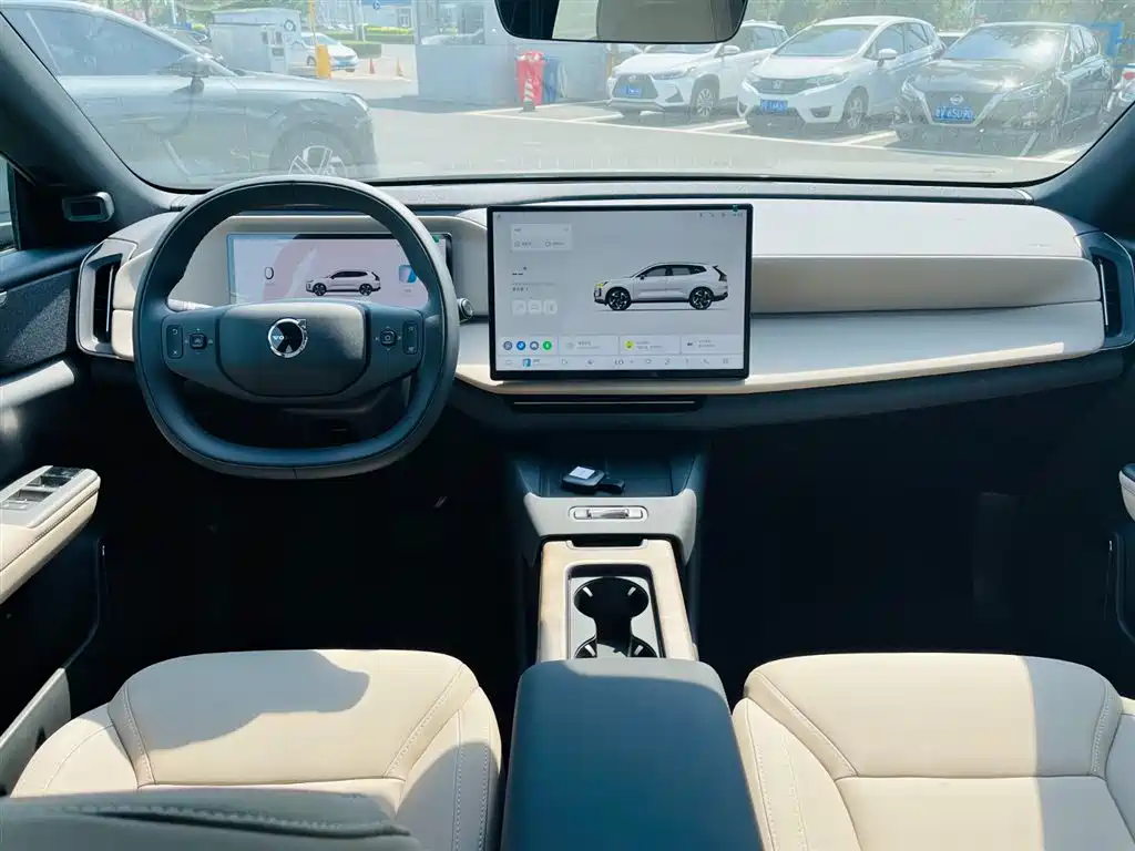 Volvo XC70 plug-in hybrid 2026 model four-wheel drive super long range Core купить на сайте DeffCars