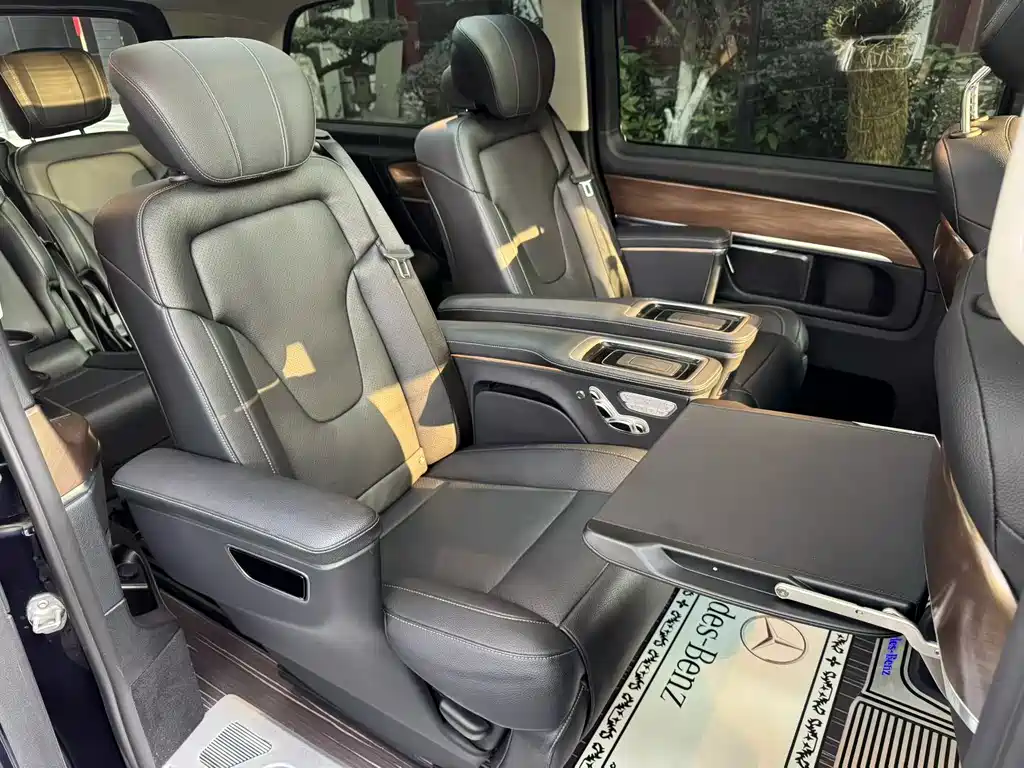 Mercedes-Benz V-Class 2021 V 260 L Long Wheelbase Premium Edition купить на сайте DeffCars