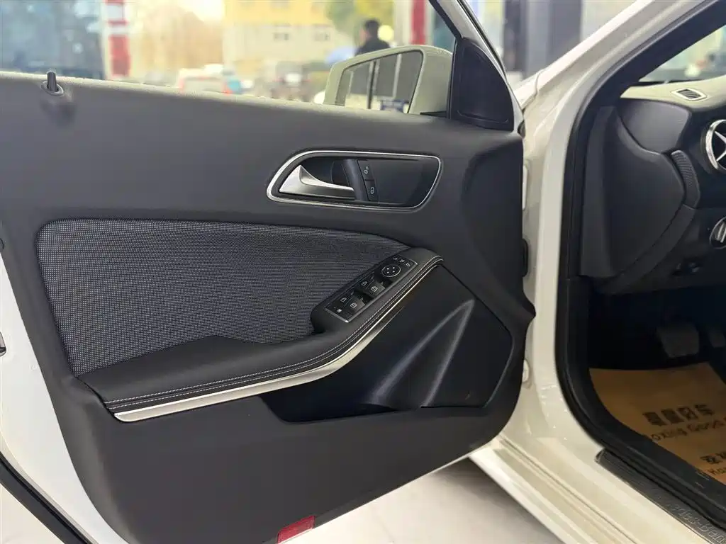 Mercedes-Benz A-Class (imported) 2017 facelift A 200 dynamic type купить на сайте DeffCars