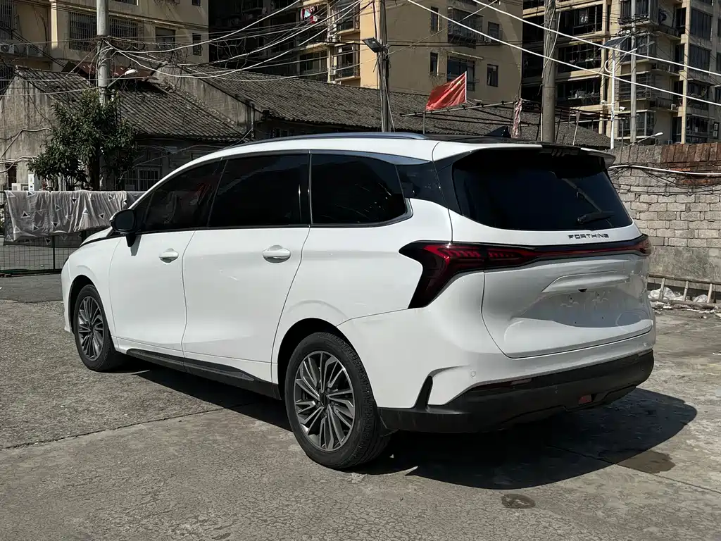 Fengxing Yacht 2022 1.5T DCT Wave Chasing Edition купить на сайте DeffCars