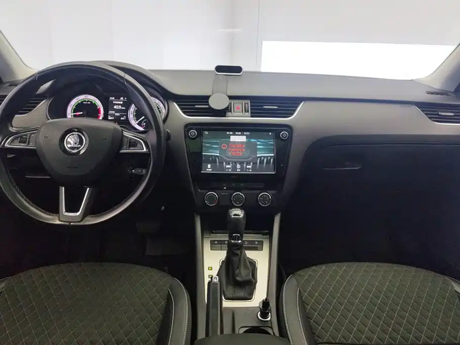 Octavia 2018 TSI230 DSG Deluxe Edition купить на сайте DeffCars
