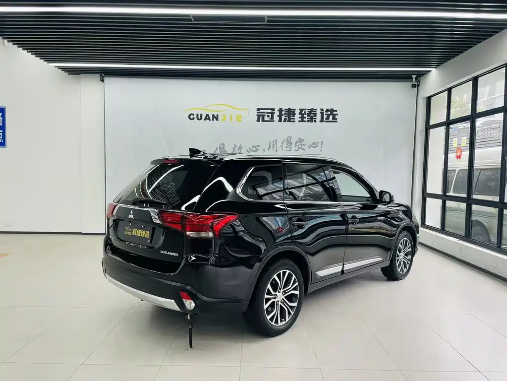 Outlander 2018 2.0L 2WD Jiale Edition 7 seats купить на сайте DeffCars