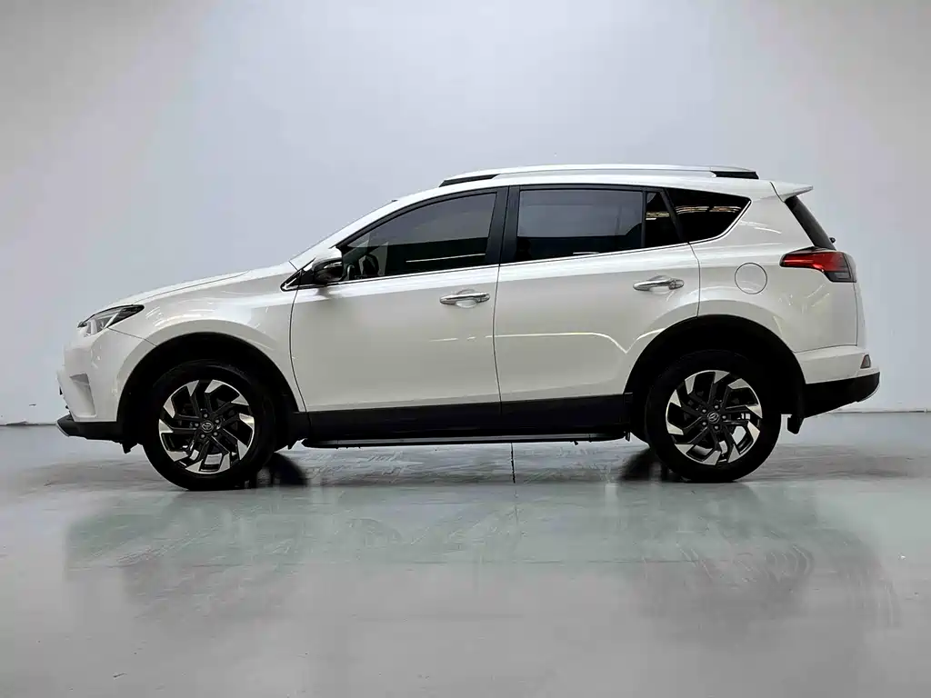 RAV4 Rongfang 2018 2.5L automatic four-wheel drive Elite i version купить на сайте DeffCars