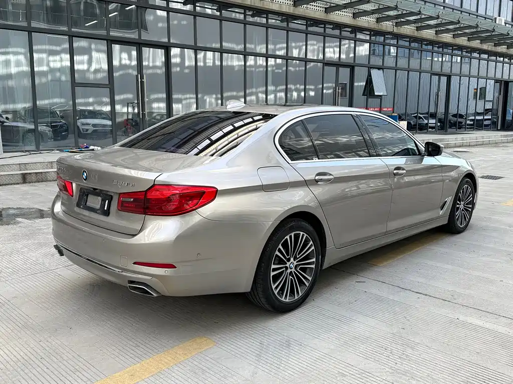 BMW 5 Series 2018 Facelift 530Li Exclusive Luxury Package купить на сайте DeffCars