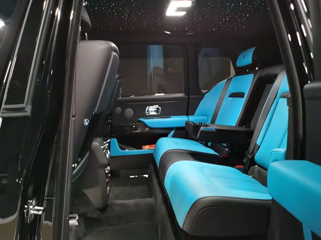 Cullinan 2024 Black Badge купить на сайте DeffCars