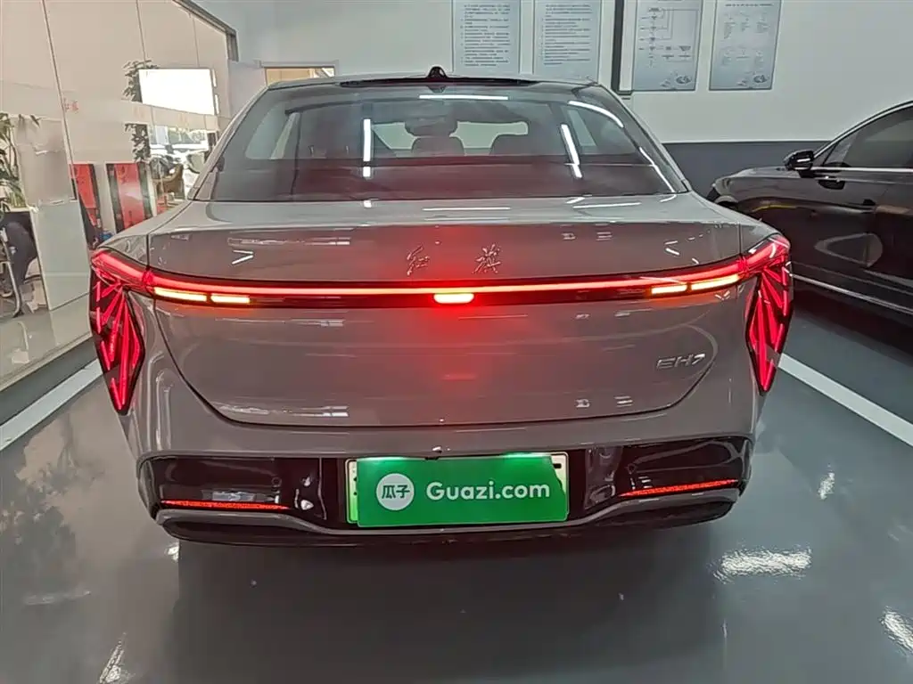 Hongqi EH7 2025 640 four-wheel drive smart version купить на сайте DeffCars
