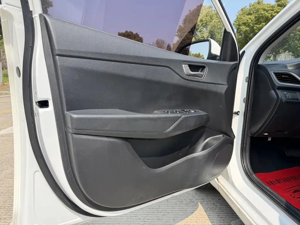 Yuena 2016 1.4L automatic cool version GLS купить на сайте DeffCars
