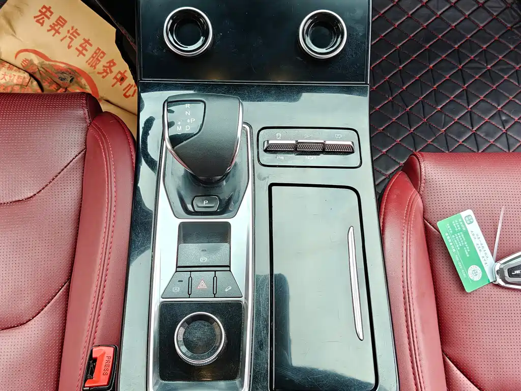 Jietu X70 PLUS 2021 model 1.6T DCT 5 seats купить на сайте DeffCars