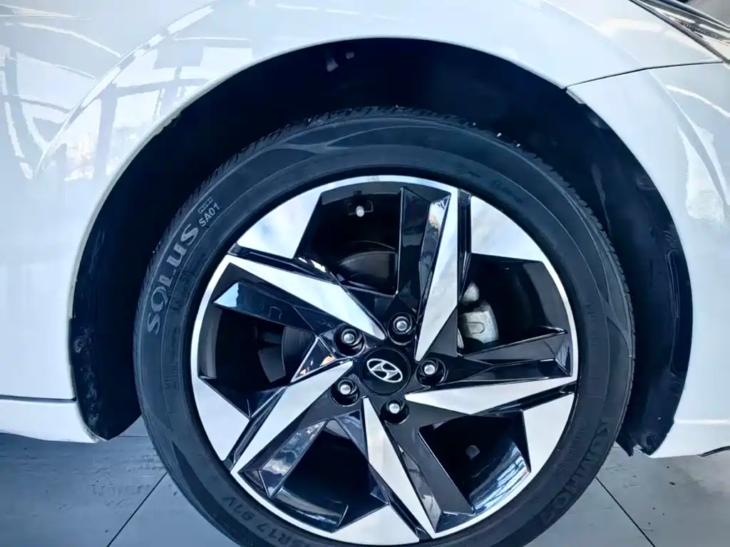 Elantra 2021 1.5L CVT LUX Premium Edition купить на сайте DeffCars
