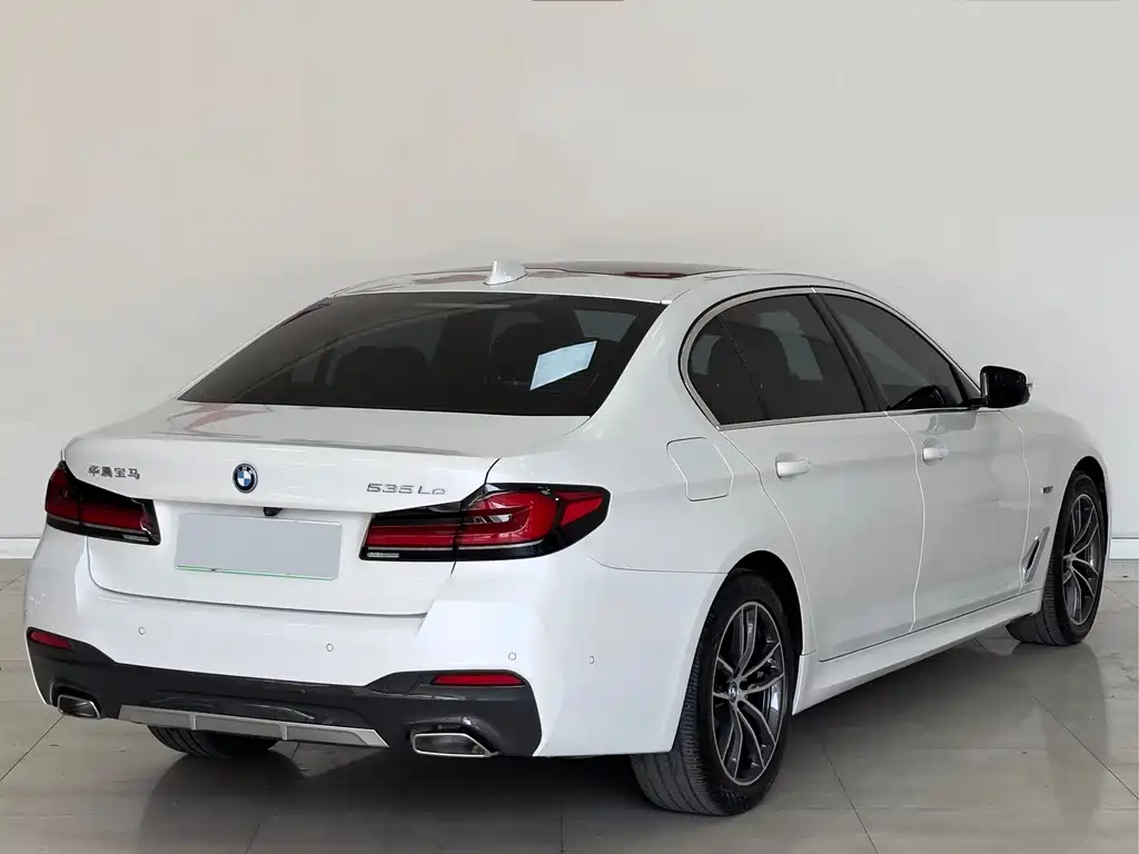 BMW 5 Series New Energy 2022 535Le Pioneer Edition M Sports Package купить на сайте DeffCars
