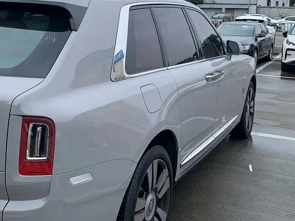 Cullinan 2018 five-seater version купить на сайте DeffCars
