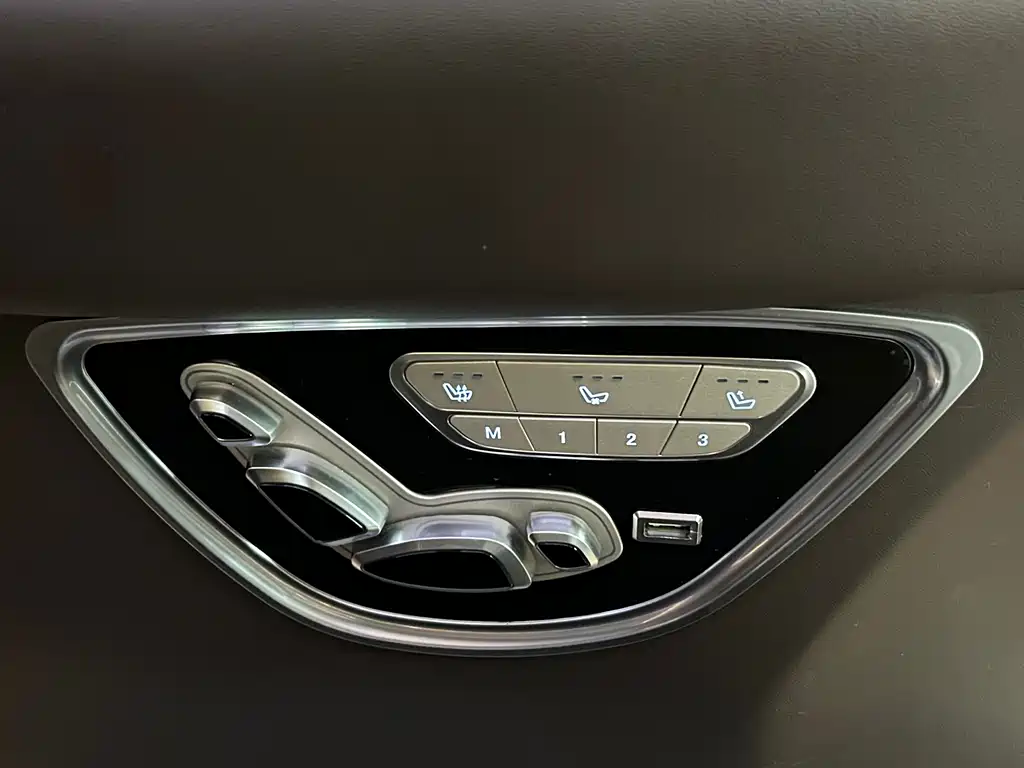 Vito 2023 2.0T Business Edition 7 seats купить на сайте DeffCars