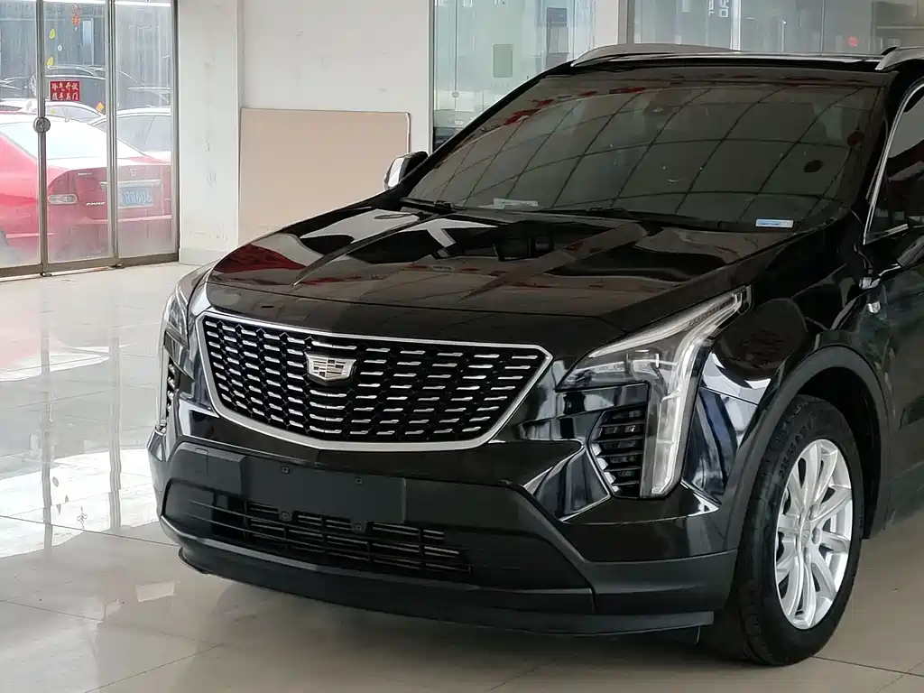 Cadillac XT4 2022 28T two-wheel drive fashion model купить на сайте DeffCars