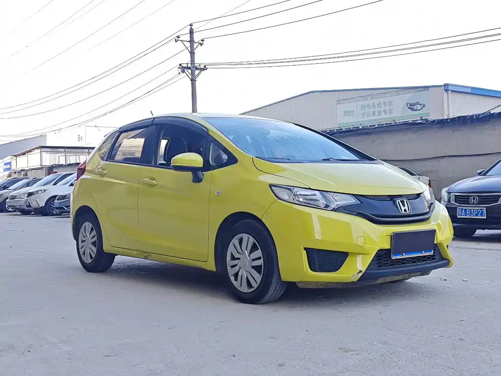 Fit 2016 1.5L LXS CVT Comfort Sunroof Edition купить на сайте DeffCars