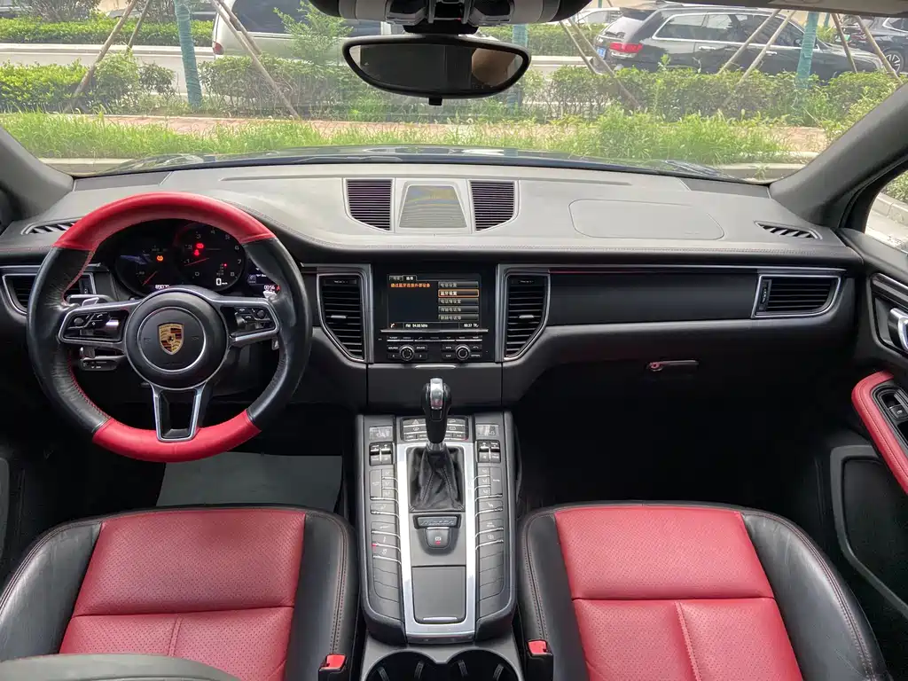 Macan 2016 2.0T купить на сайте DeffCars